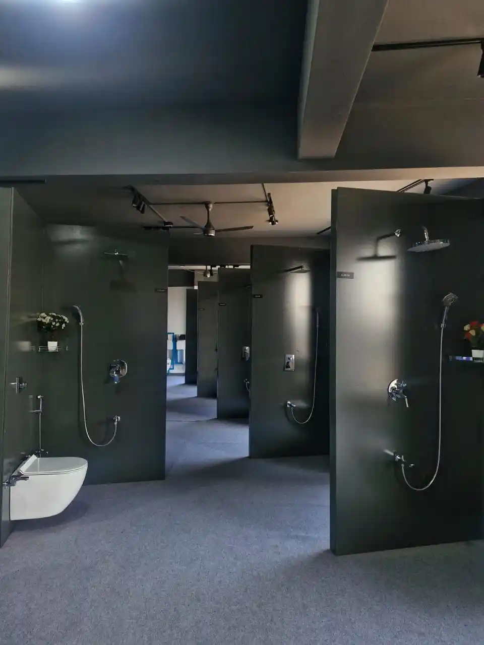 luxury bathroom decor